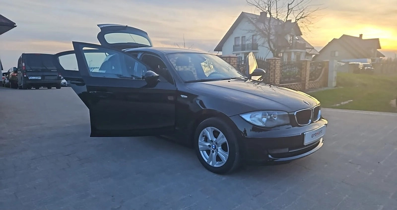 BMW Seria 1 cena 24900 przebieg: 93000, rok produkcji 2009 z Łobżenica małe 232